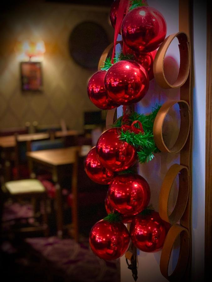 فندق Crown & Anchor ووكينغ المظهر الخارجي الصورة