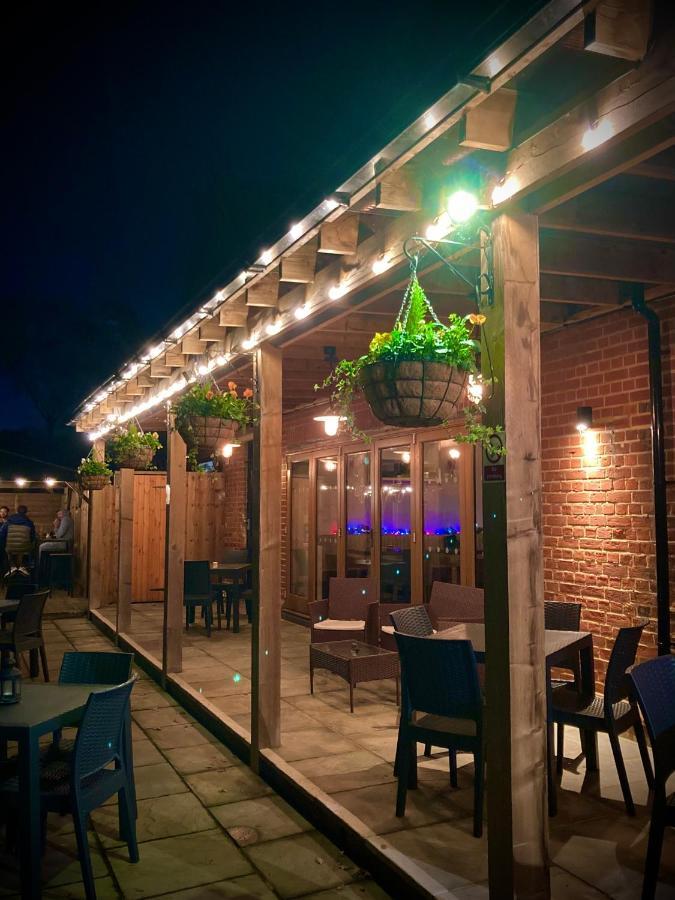فندق Crown & Anchor ووكينغ المظهر الخارجي الصورة