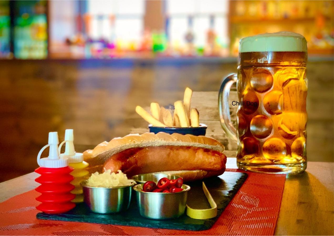 فندق Crown & Anchor ووكينغ المظهر الخارجي الصورة